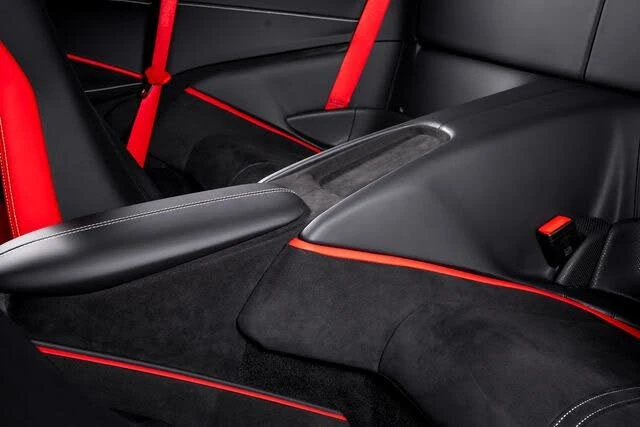 2024 Ferrari Roma - Image 30 of 31