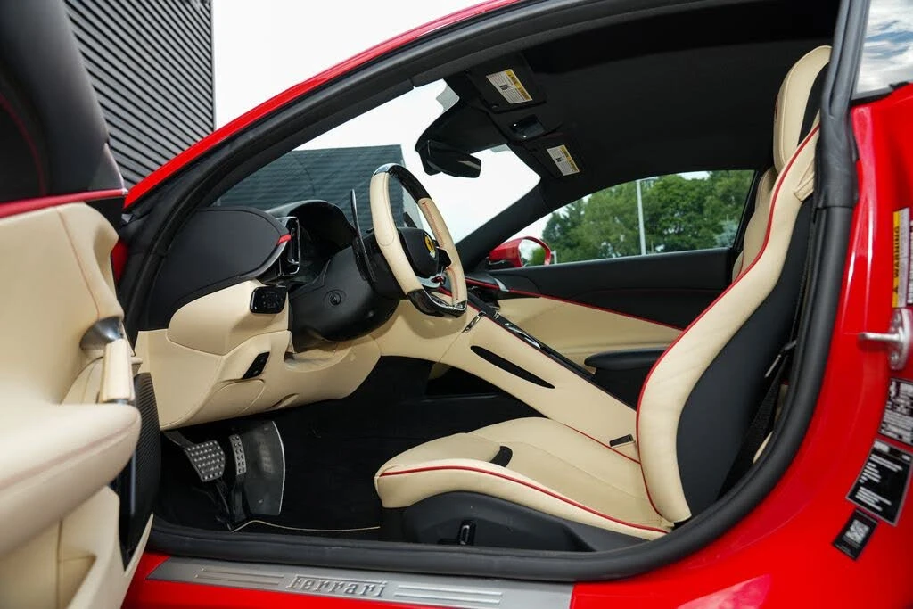 2024 Ferrari Roma - Image 24 of 31