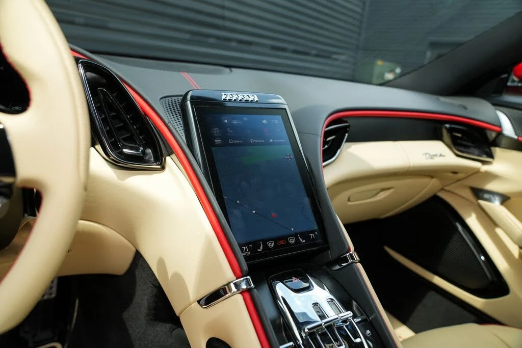 2024 Ferrari Roma - Image 30 of 31