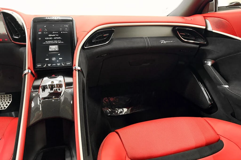 2024 Ferrari Roma - Image 16 of 31