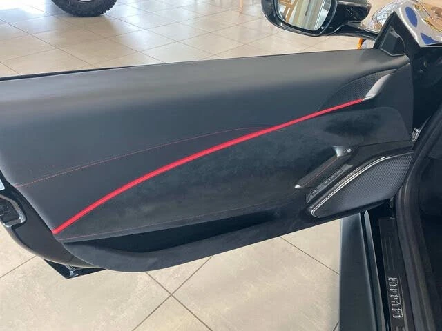 2024 Ferrari Roma - Image 24 of 31