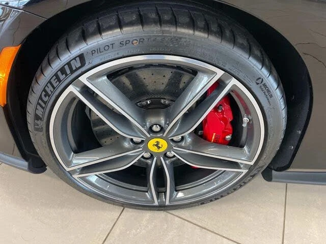 2024 Ferrari Roma - Image 13 of 31