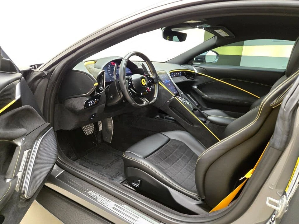2024 Ferrari Roma - Image 17 of 31