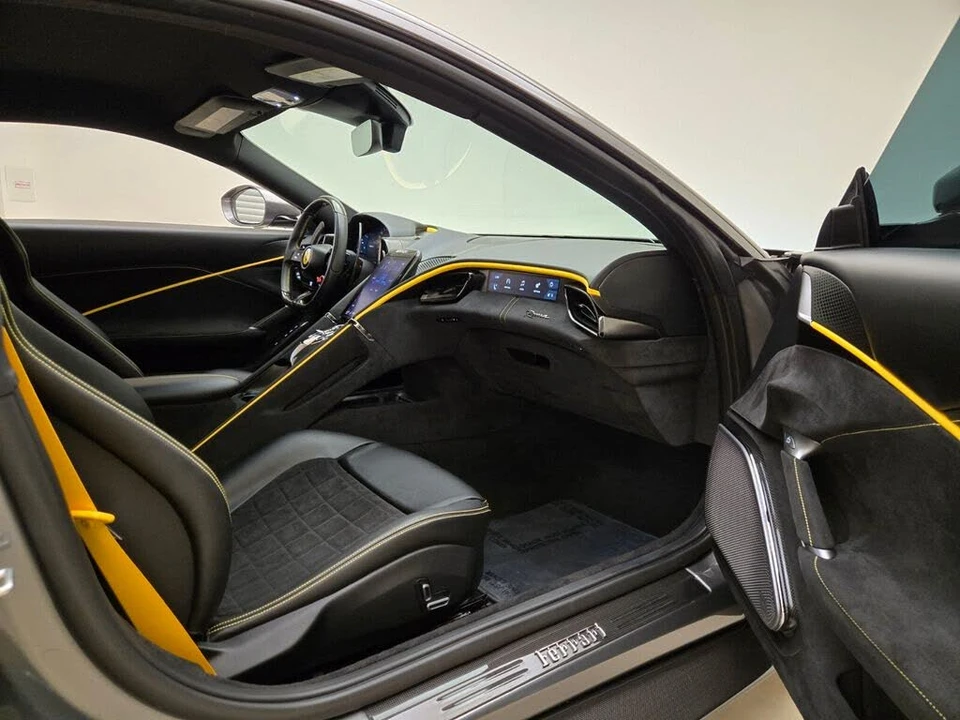 2024 Ferrari Roma - Image 21 of 31