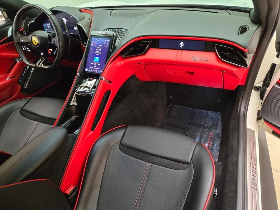 2024 Ferrari Roma - Image 24 of 31