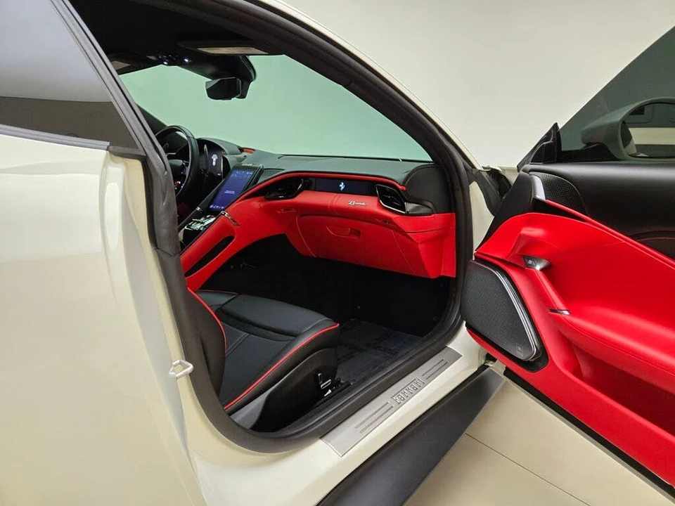 2024 Ferrari Roma - Image 22 of 31