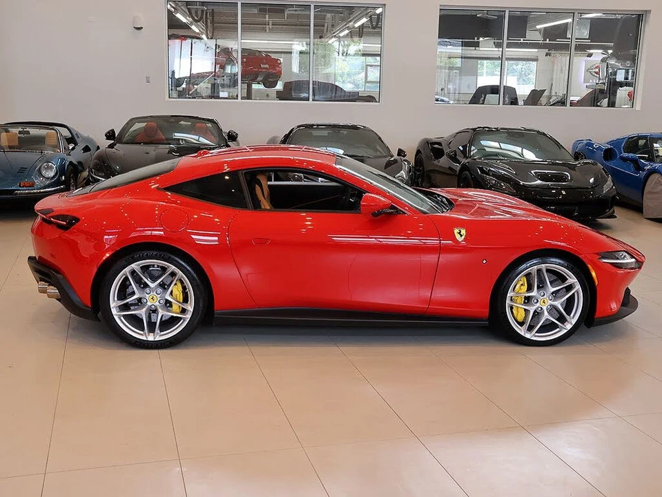 2024 Ferrari Roma - Image 29 of 31