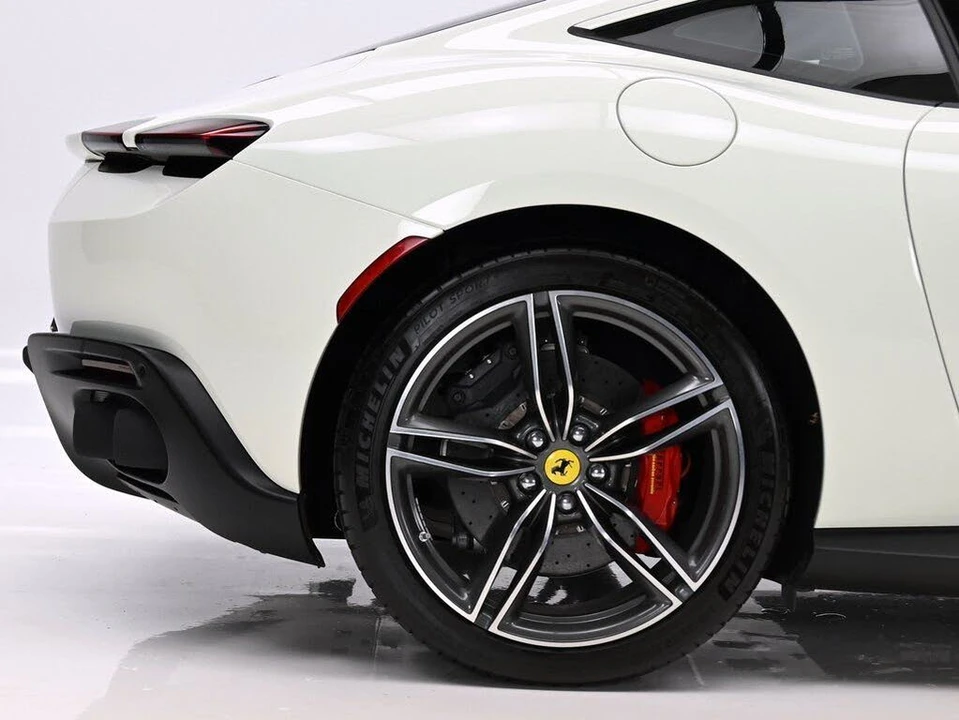 2024 Ferrari Roma - Image 23 of 30