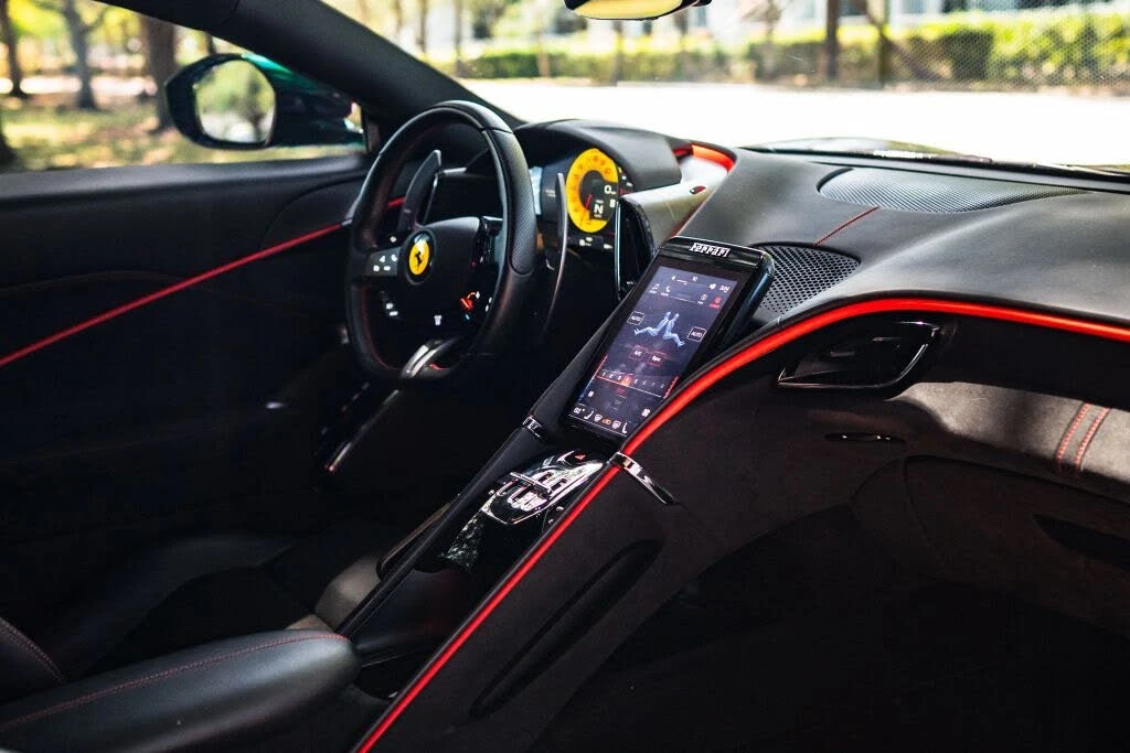 2024 Ferrari Roma - Image 14 of 27