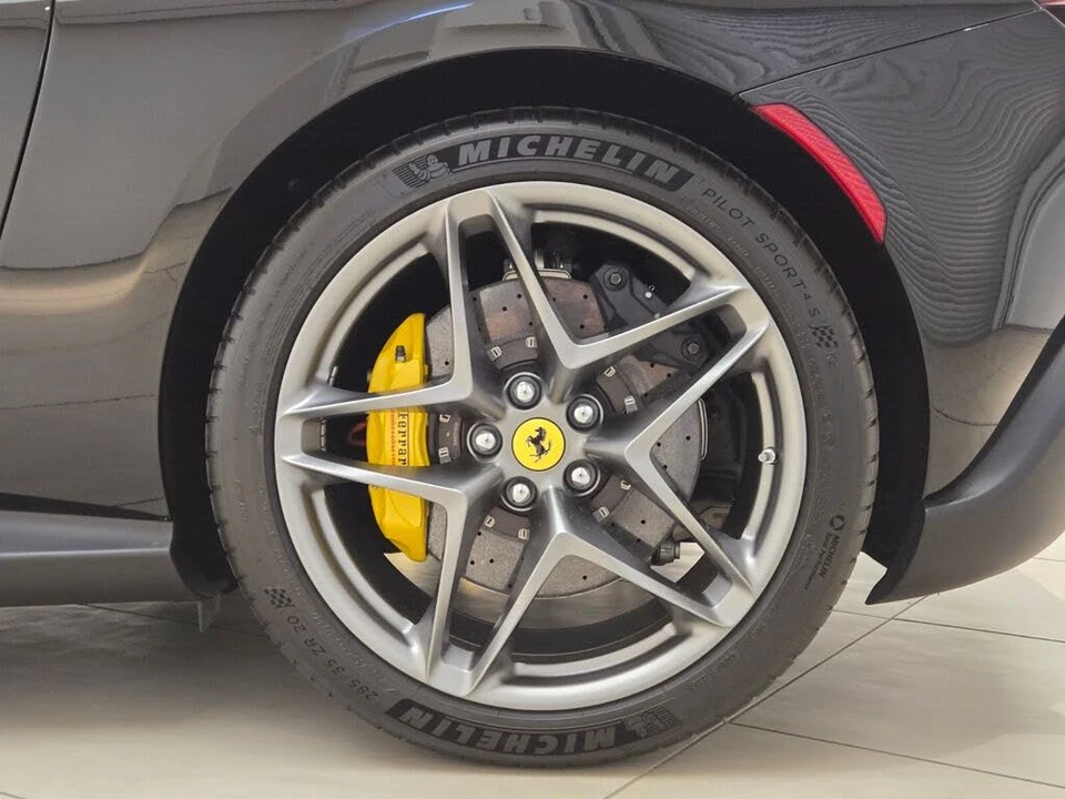 2024 Ferrari Roma - Image 15 of 31