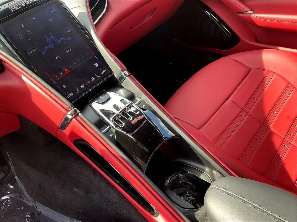 2024 Ferrari Roma - Image 17 of 31