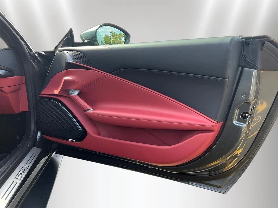 2024 Ferrari Roma - Image 25 of 31