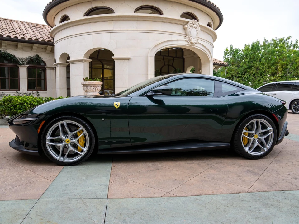 2024 Ferrari Roma - Image 17 of 31