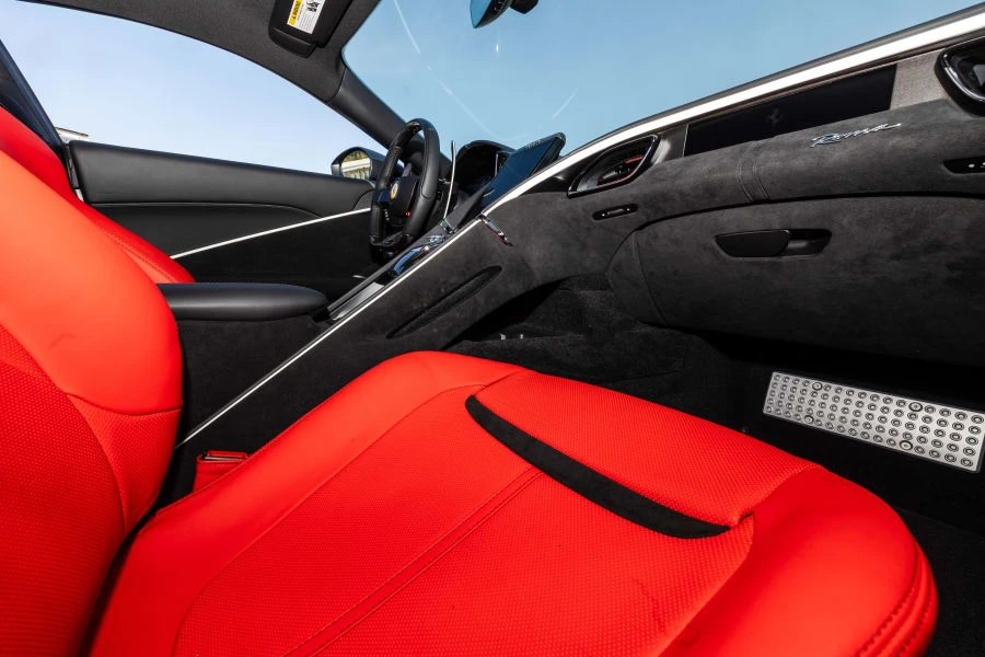2024 Ferrari Roma - Image 17 of 31