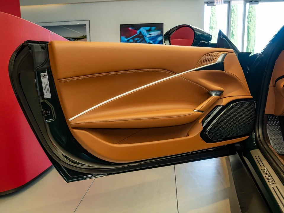 2024 Ferrari Roma - Image 8 of 30