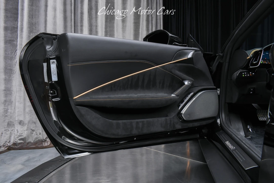 2024 Ferrari Roma Spider - Image 16 of 31