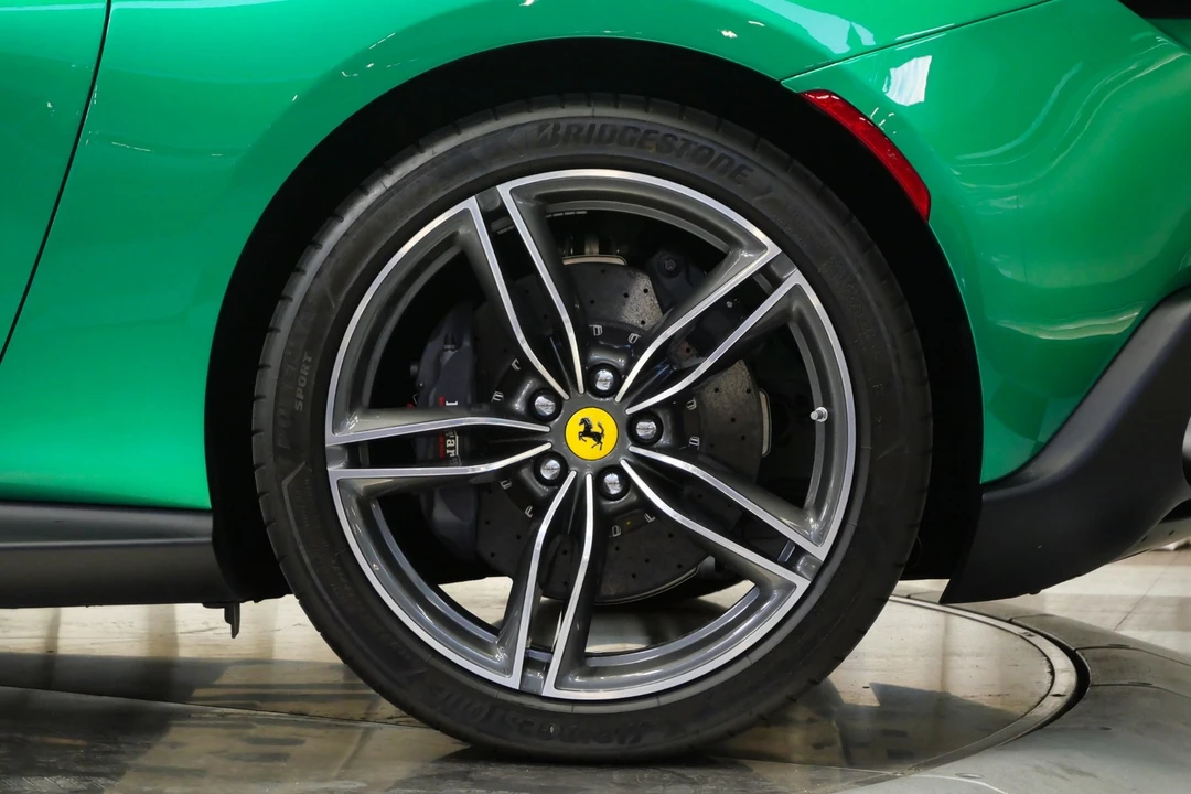 2024 Ferrari Roma Spider - Image 10 of 12