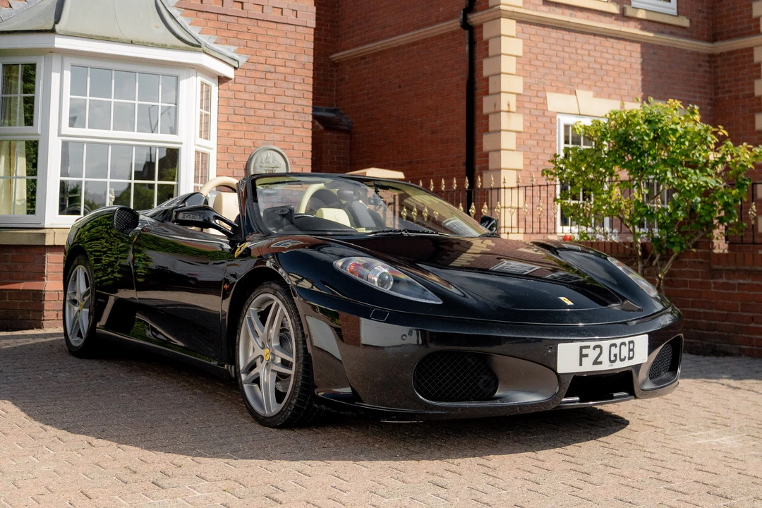 2024 Ferrari Roma Spider - Image 9 of 16