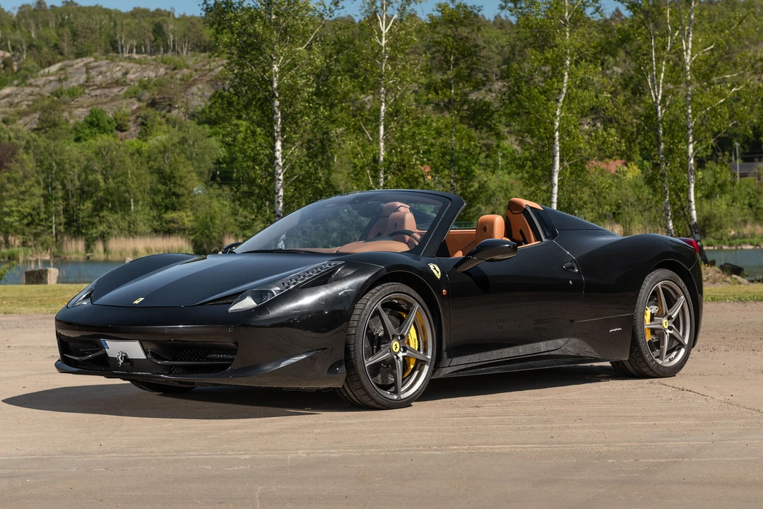 2024 Ferrari Roma Spider - Image 13 of 16