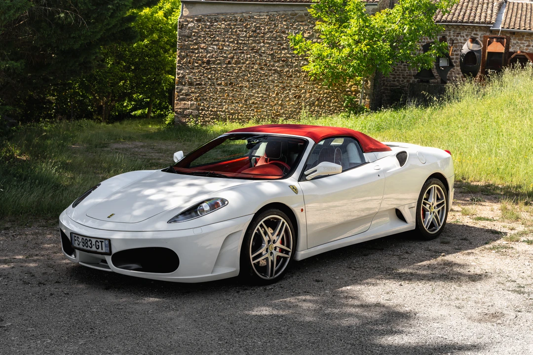 2024 Ferrari Roma Spider - Image 15 of 16