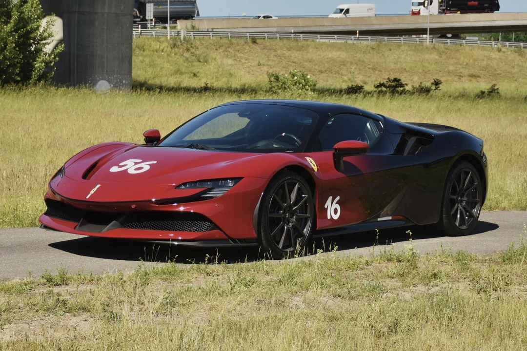 2024 Ferrari Roma Spider - Image 12 of 16