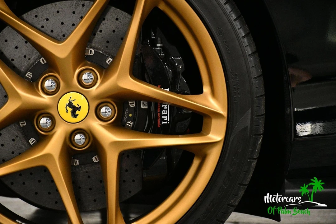 2024 Ferrari Roma Spider - Image 7 of 31