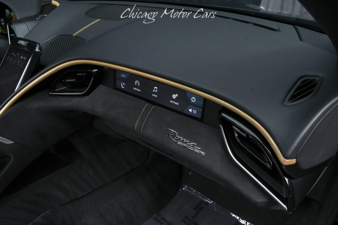 2024 Ferrari Roma Spider - Image 19 of 31