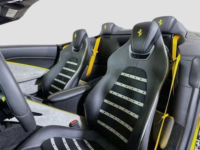 2024 Ferrari Roma Spider - Image 19 of 20