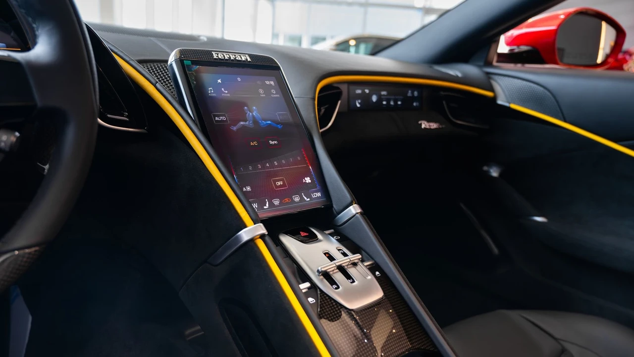 2024 Ferrari Roma Spider - Image 22 of 27