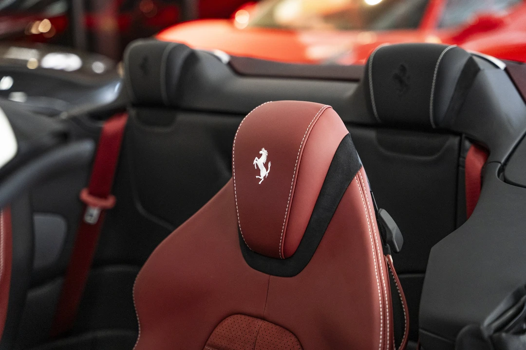 2024 Ferrari Roma Spider - Image 29 of 31