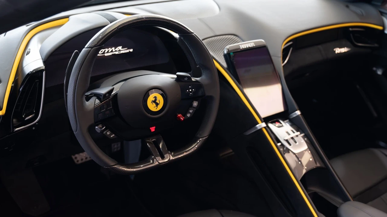2024 Ferrari Roma Spider - Image 21 of 27
