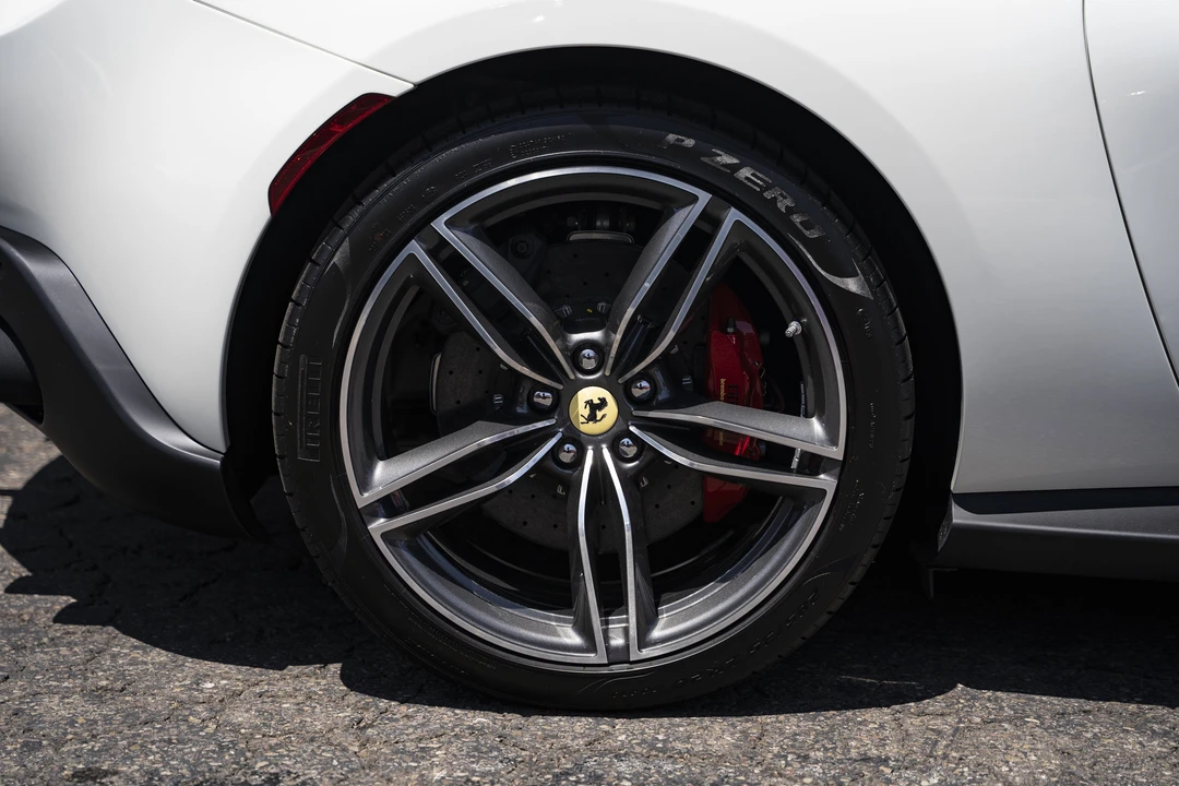 2024 Ferrari Roma Spider - Image 14 of 31