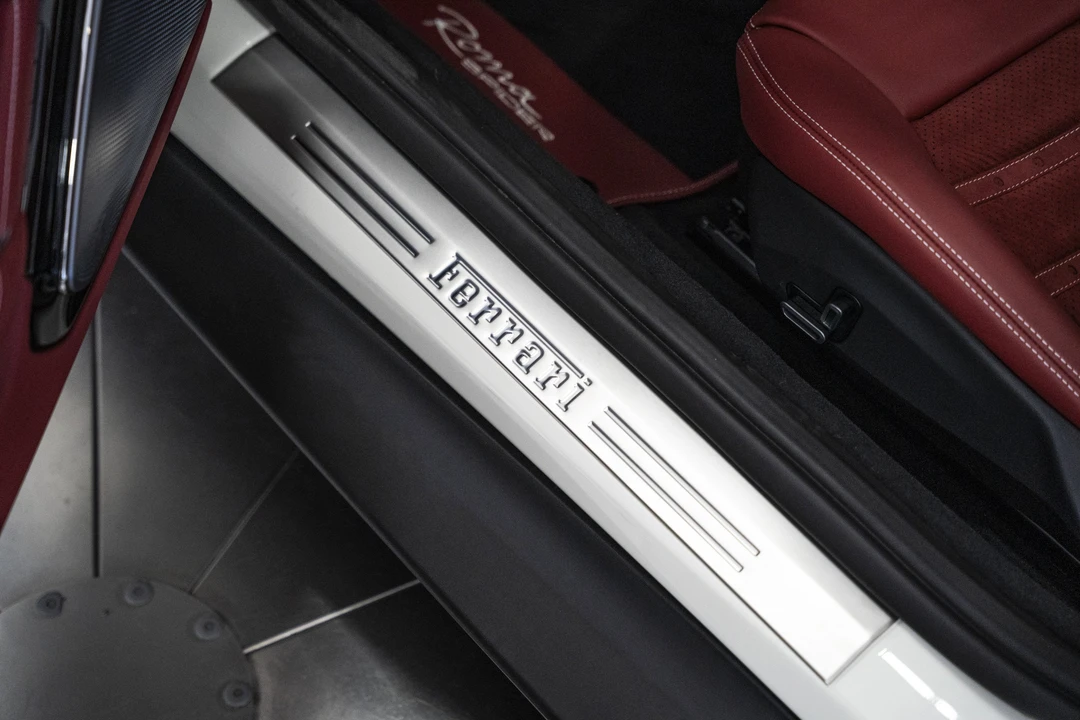 2024 Ferrari Roma Spider - Image 27 of 31