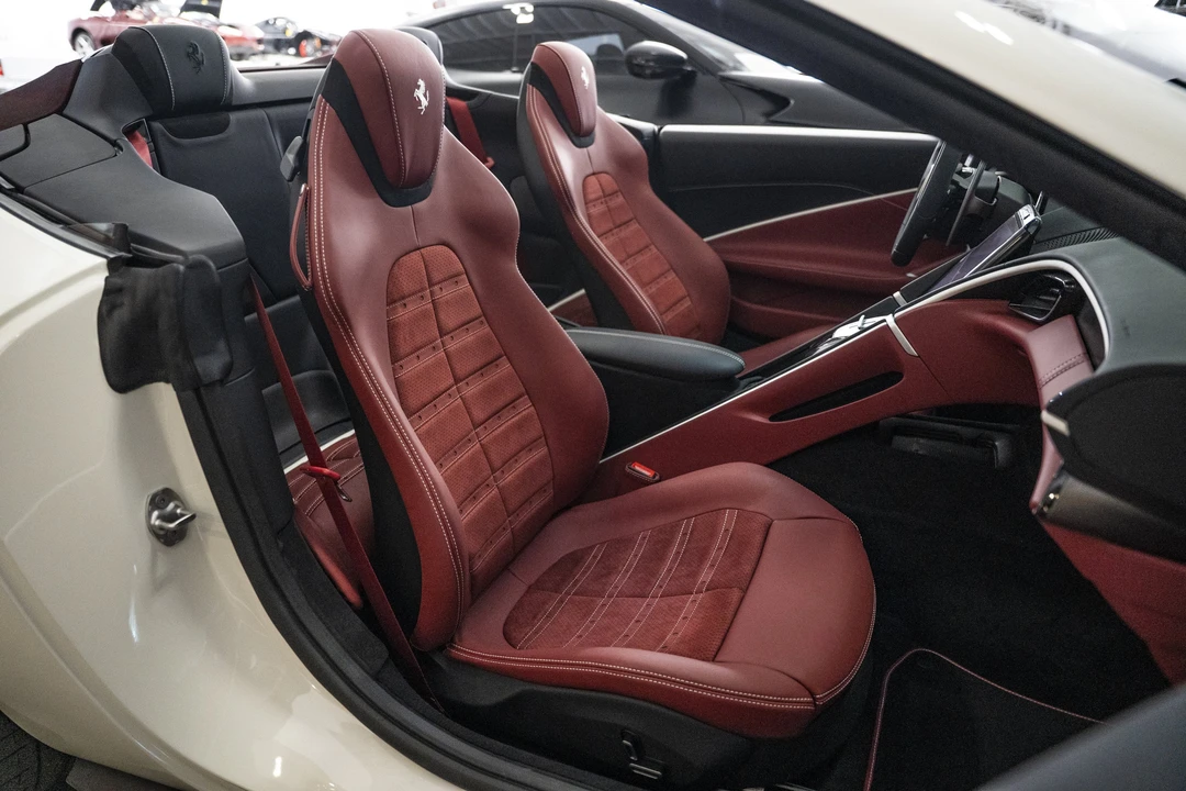 2024 Ferrari Roma Spider - Image 31 of 31