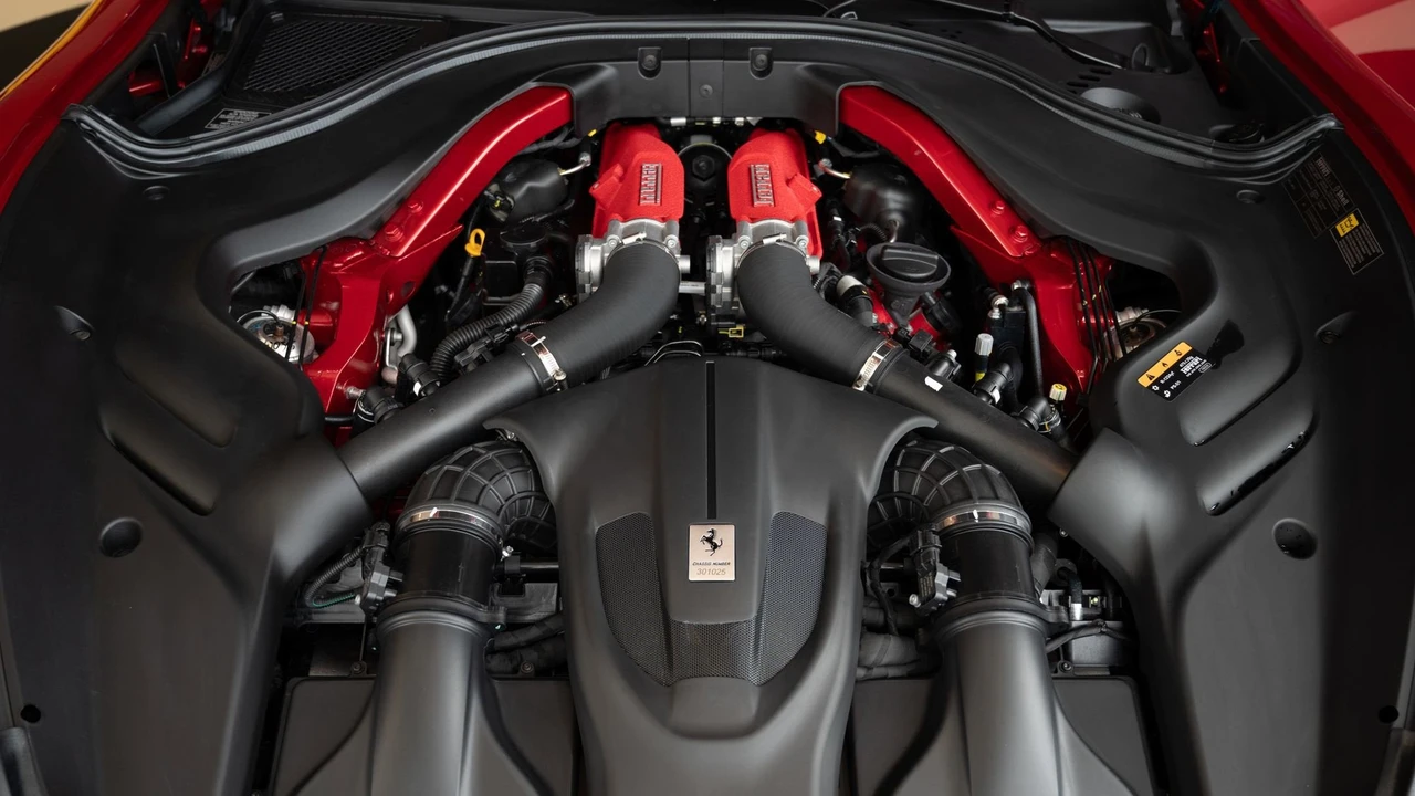 2024 Ferrari Roma Spider - Image 24 of 27