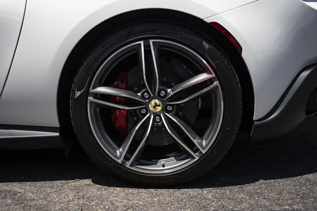 2024 Ferrari Roma Spider - Image 21 of 31