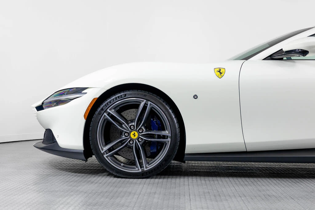 2024 Ferrari Roma Spider - Image 7 of 31