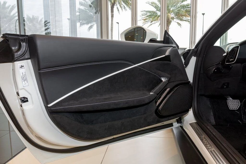 2024 Ferrari Roma Spider - Image 13 of 31