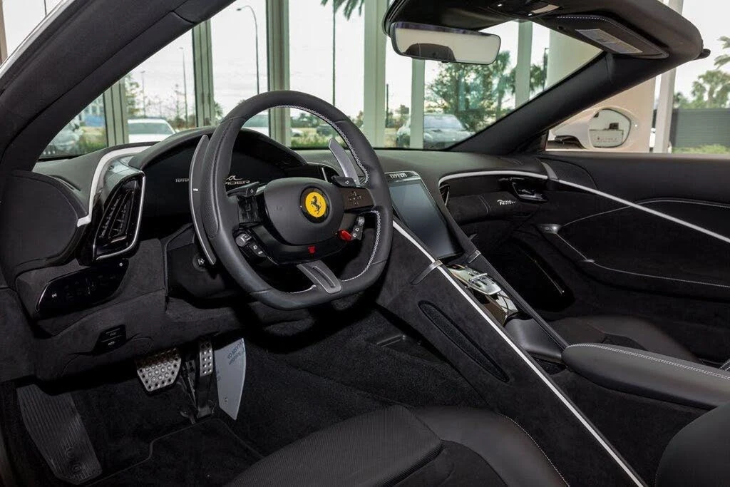 2024 Ferrari Roma Spider - Image 15 of 31