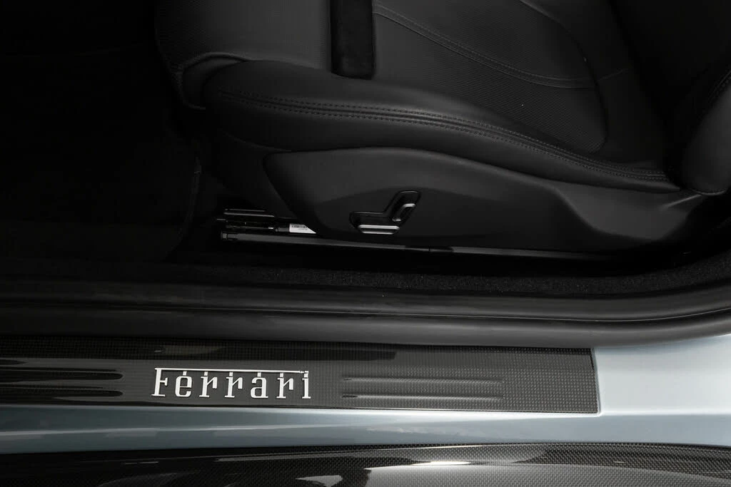2024 Ferrari Roma Spider - Image 27 of 31