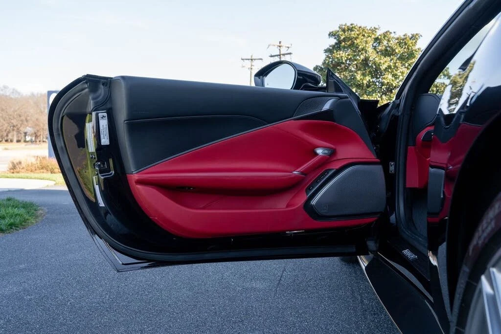 2024 Ferrari Roma Spider - Image 28 of 31