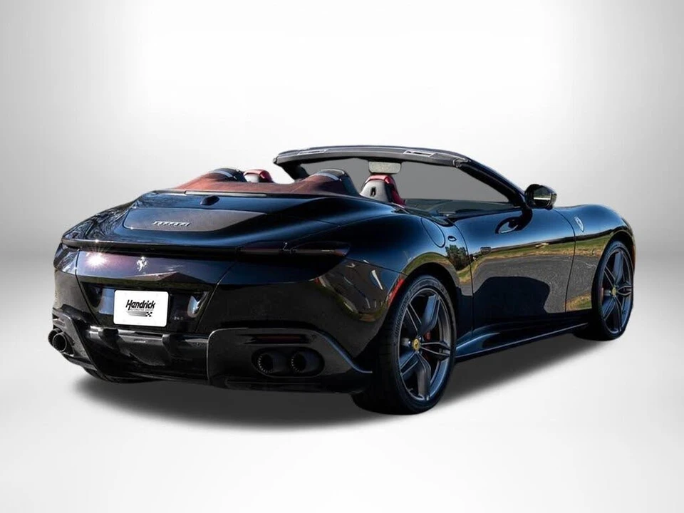 2024 Ferrari Roma Spider - Image 9 of 31