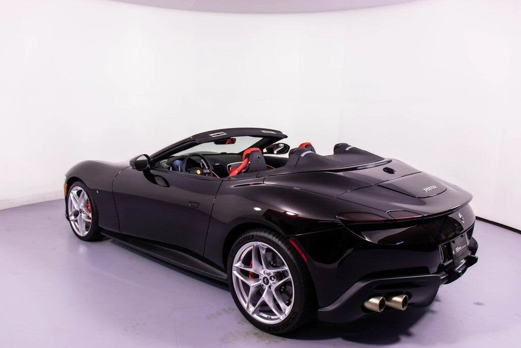 2024 Ferrari Roma Spider - Image 8 of 31
