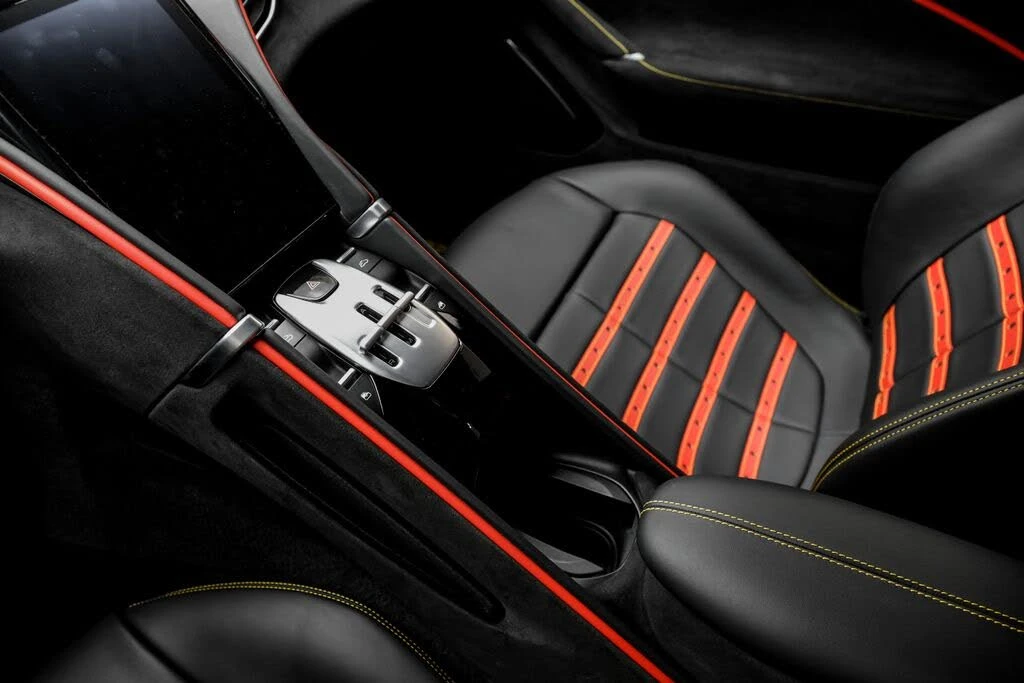 2024 Ferrari Roma Spider - Image 27 of 31