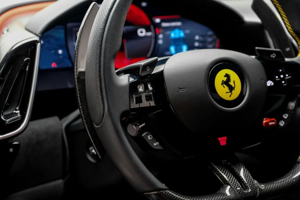 2024 Ferrari Roma Spider - Image 20 of 31