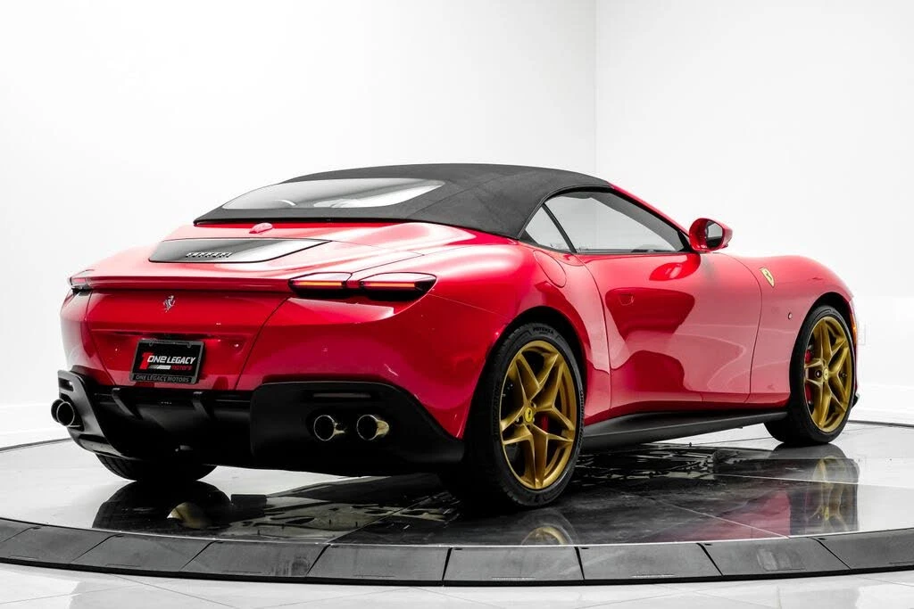 2024 Ferrari Roma Spider - Image 9 of 31
