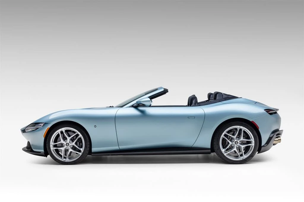 2024 Ferrari Roma Spider - Image 7 of 31