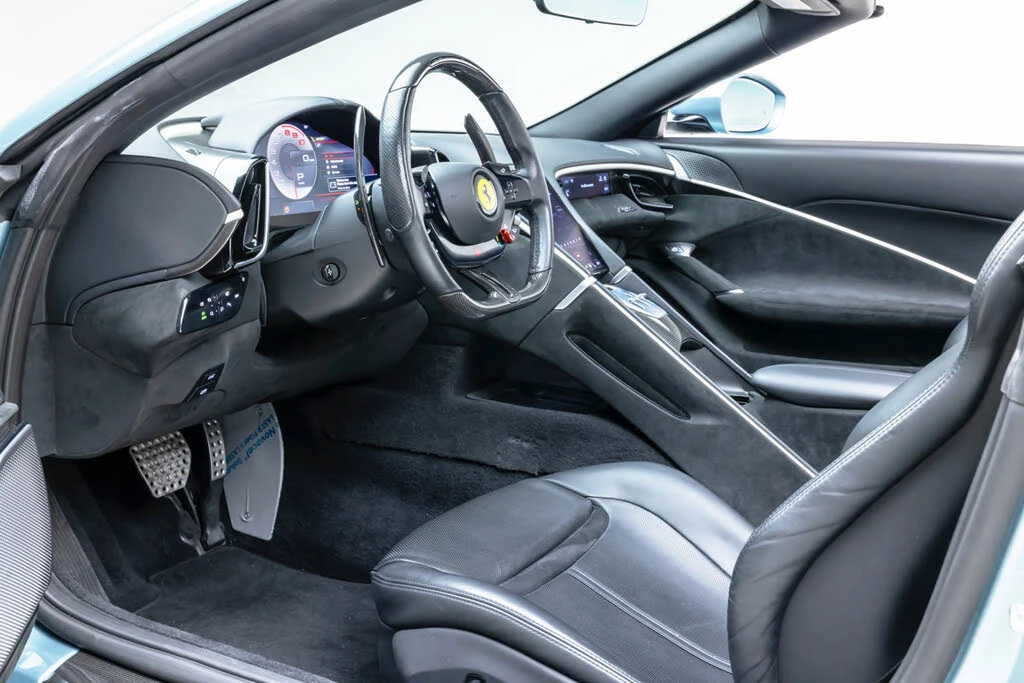 2024 Ferrari Roma Spider - Image 17 of 31