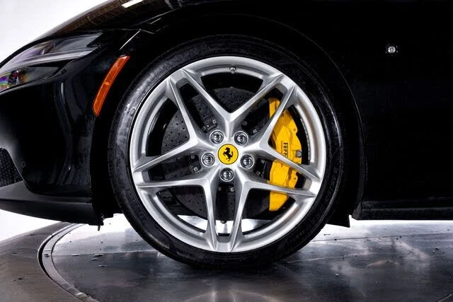 2024 Ferrari Roma Spider - Image 17 of 31