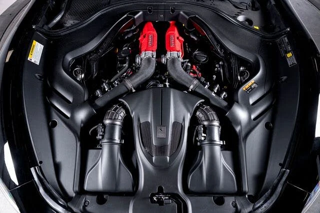 2024 Ferrari Roma Spider - Image 14 of 31